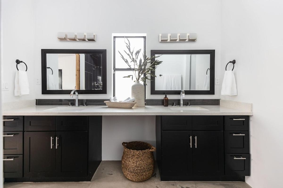 Modern Industrial-near Old Town * Scottsdale