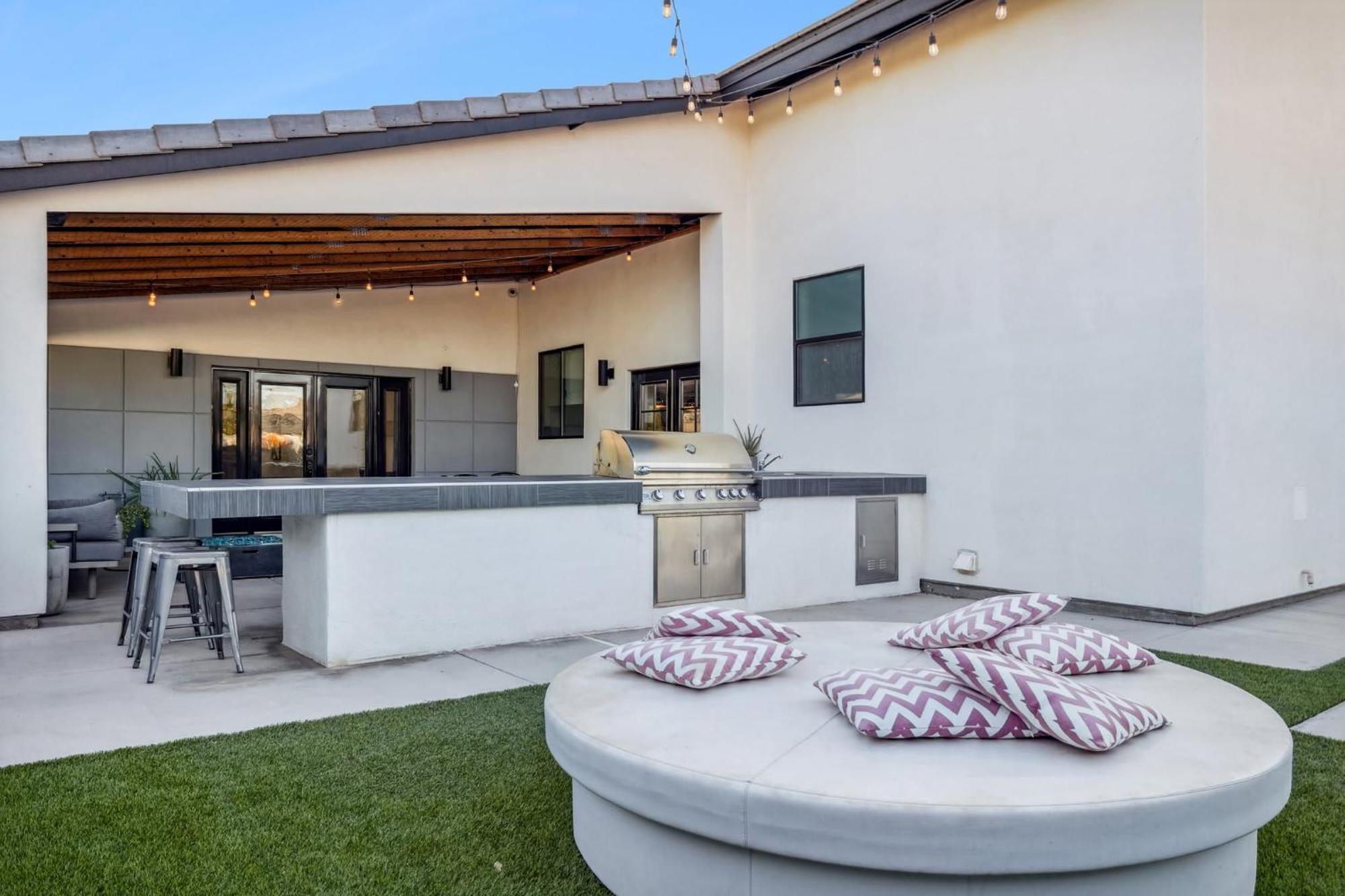 Modern Industrial-near Old Town Holiday home Scottsdale