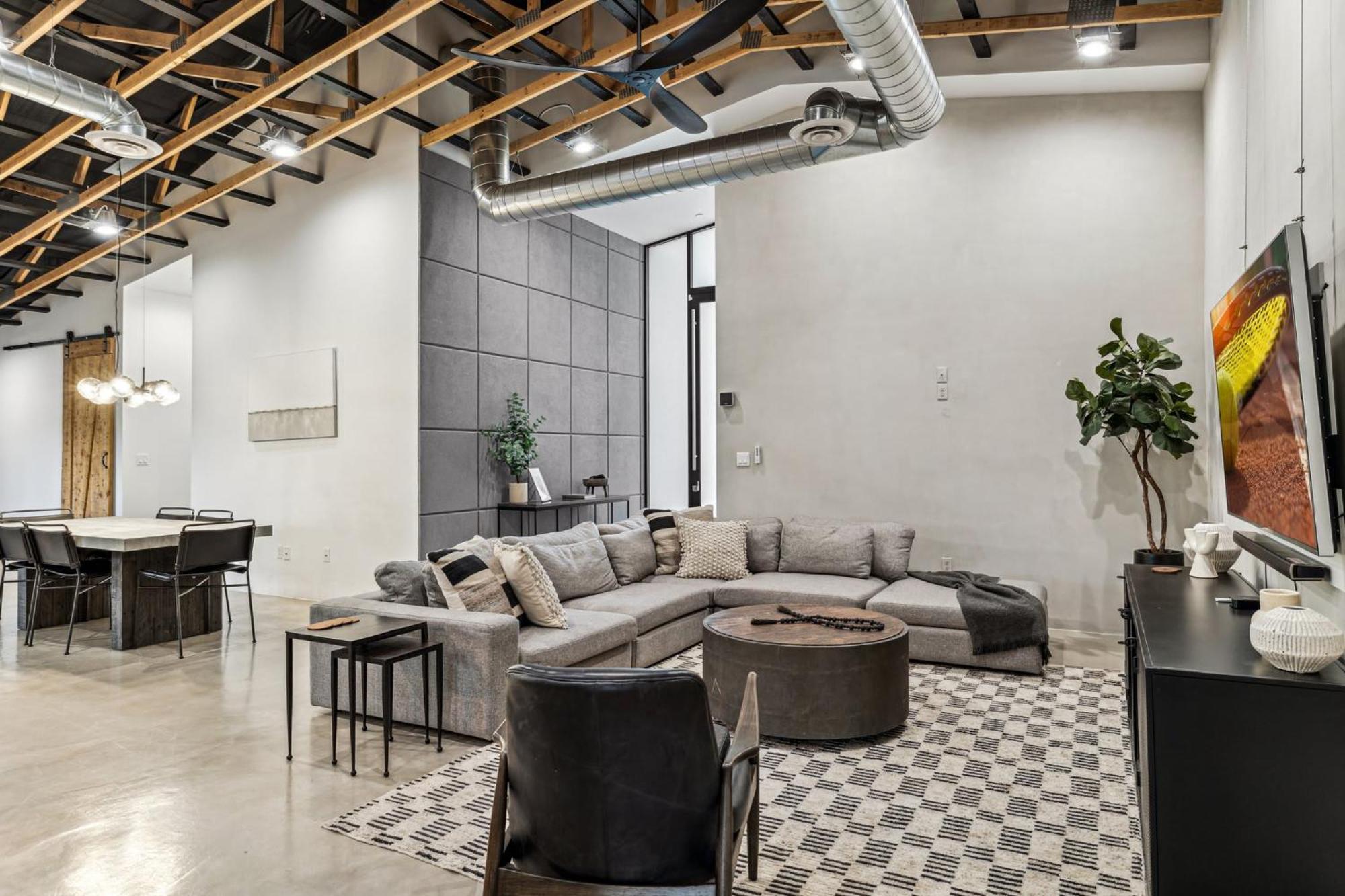Modern Industrial-near Old Town * Scottsdale